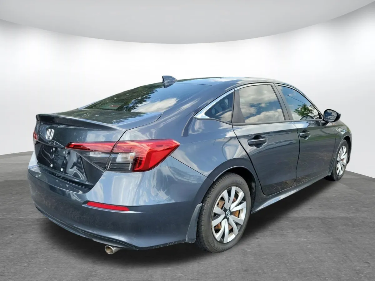 2023 Honda Civic LX thumbnail 18