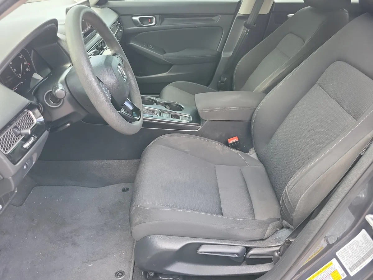 2023 Honda Civic LX thumbnail 4