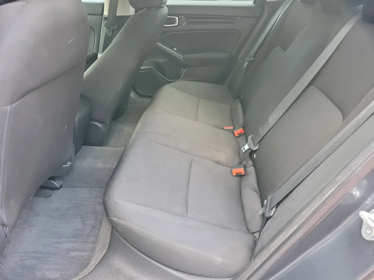 2023 Honda Civic LX thumbnail 6