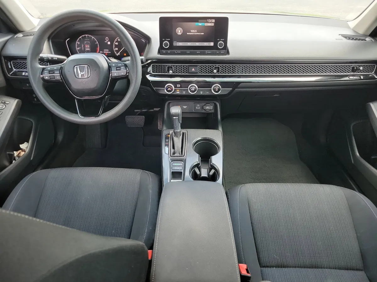 2023 Honda Civic LX thumbnail 7