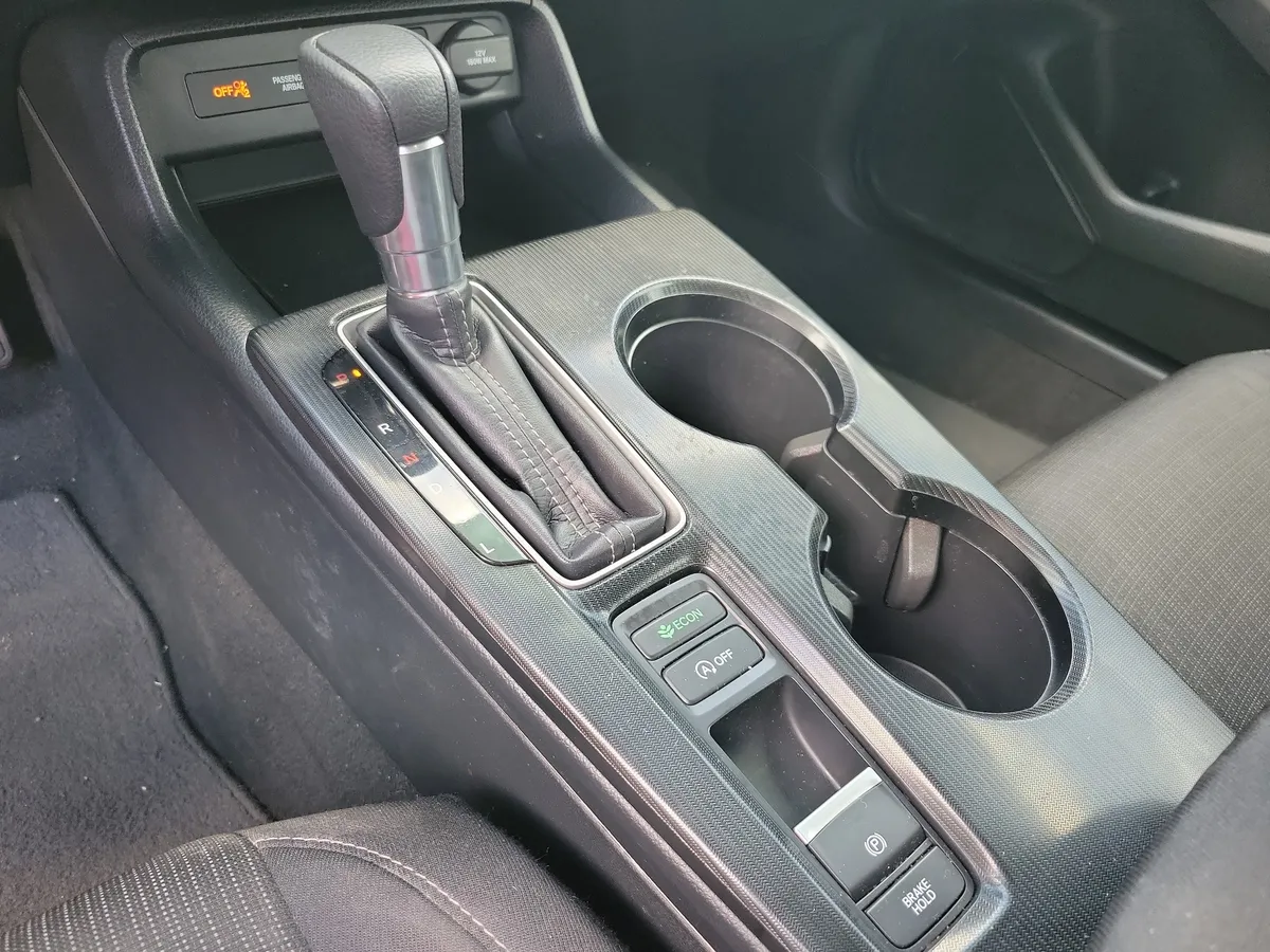 2023 Honda Civic LX thumbnail 8