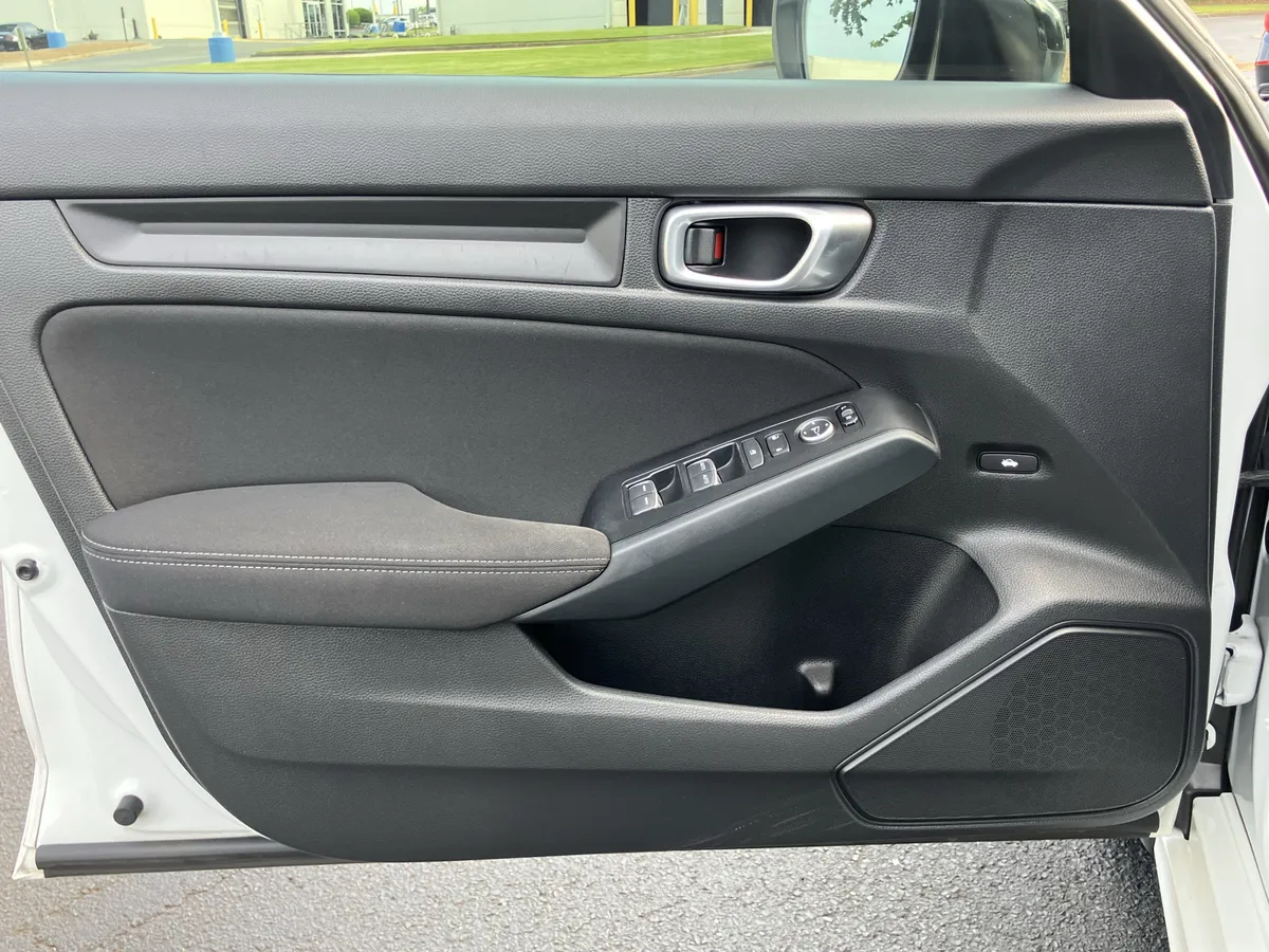 2023 Honda Civic Sport CVT thumbnail 14