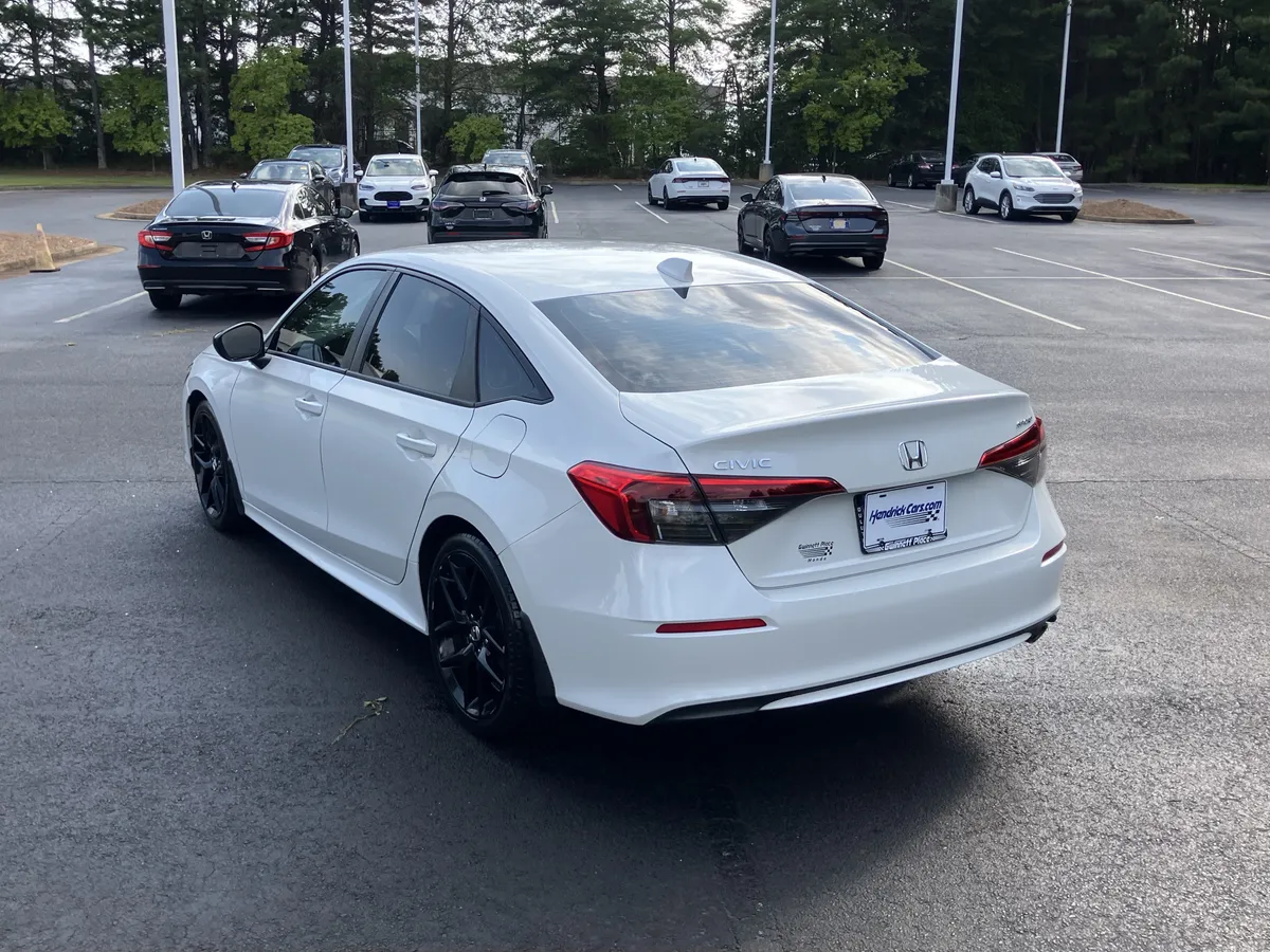 2023 Honda Civic Sport CVT thumbnail 8