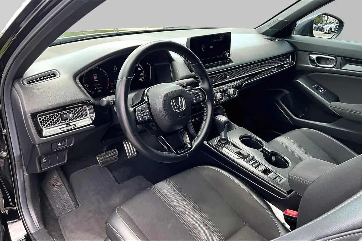 2023 Honda Civic Sport thumbnail 18