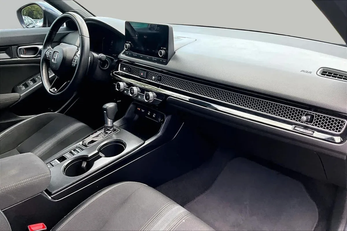 2023 Honda Civic Sport thumbnail 19