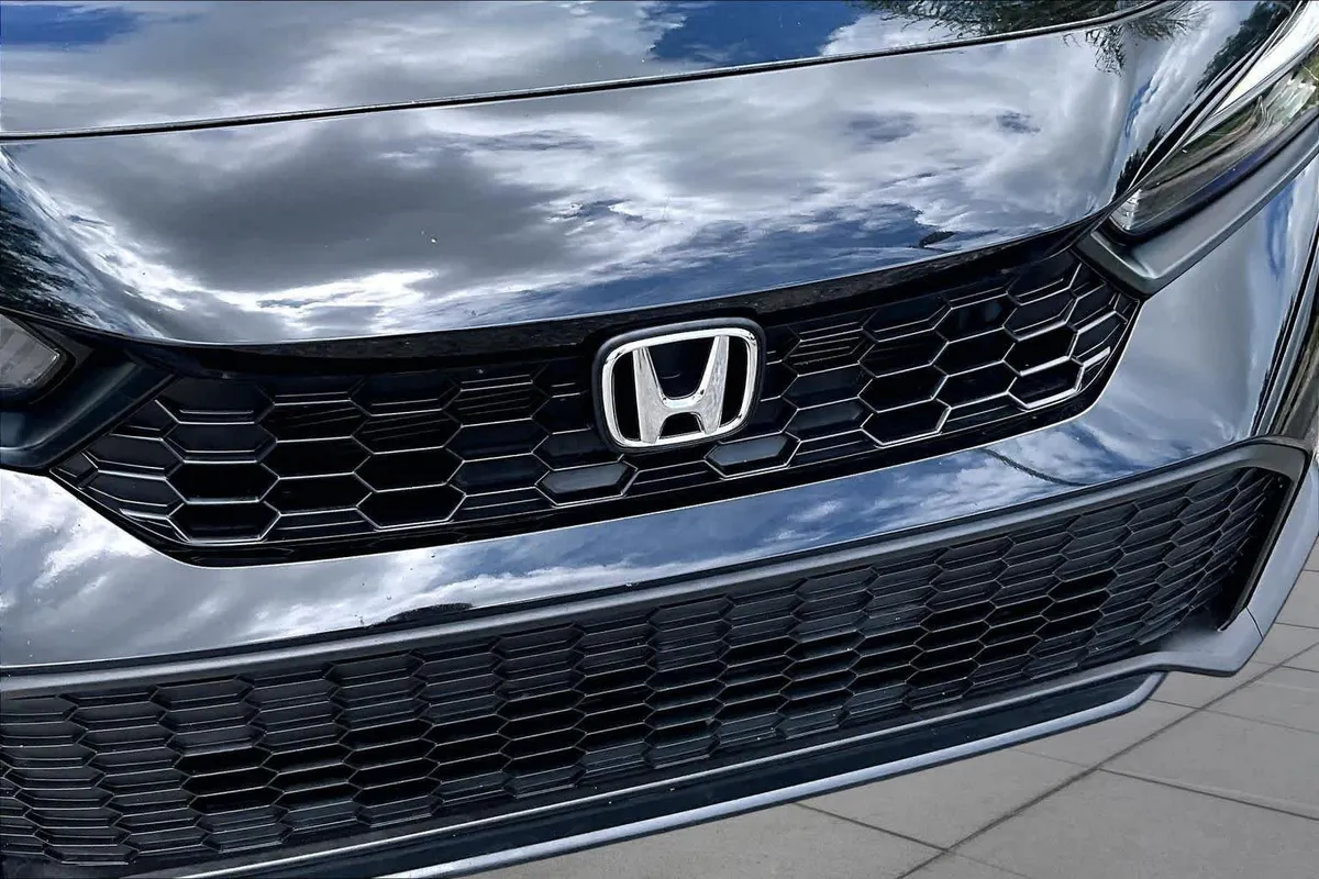 2023 Honda Civic Sport thumbnail 30