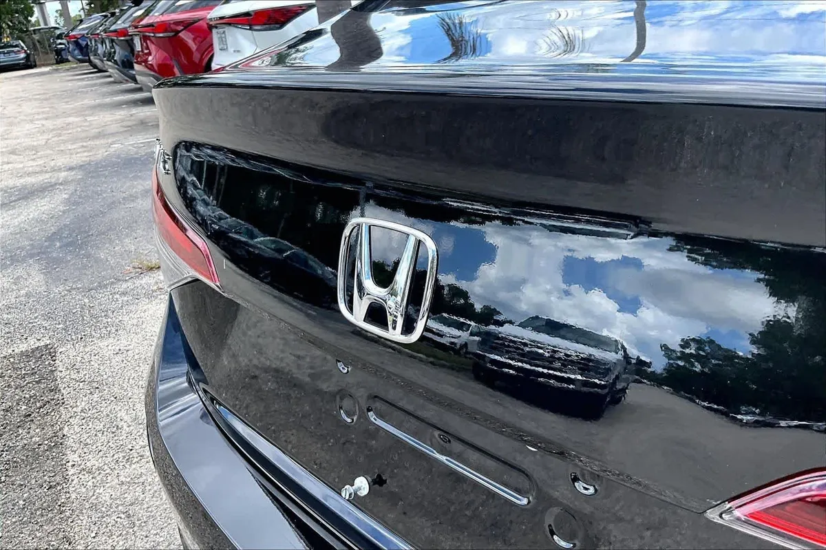 2023 Honda Civic Sport thumbnail 31