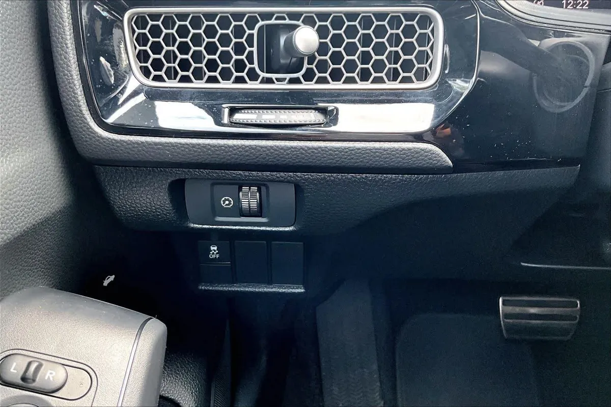 2023 Honda Civic Sport thumbnail 34
