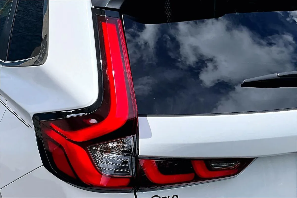 2023 Honda CR-V Hybrid Sport thumbnail 29