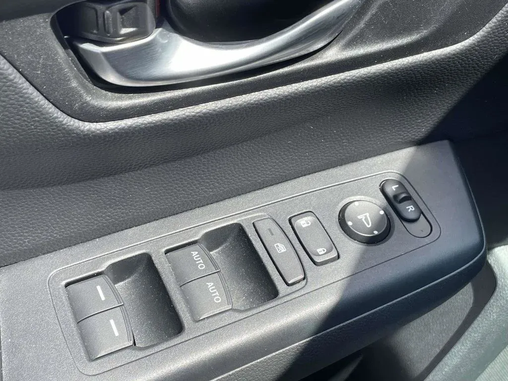 2023 Honda CR-V Hybrid Sport thumbnail 15