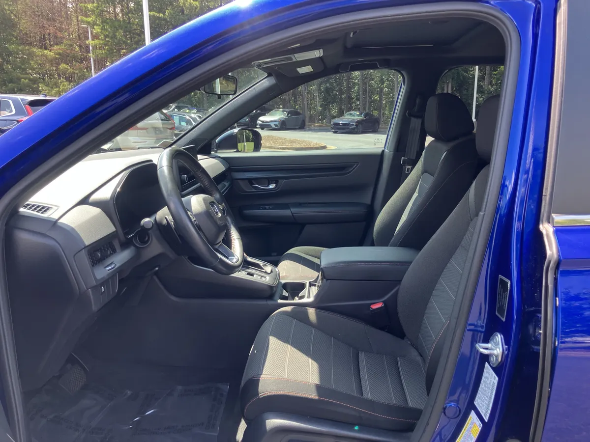 2023 Honda CR-V Hybrid Sport FWD thumbnail 16