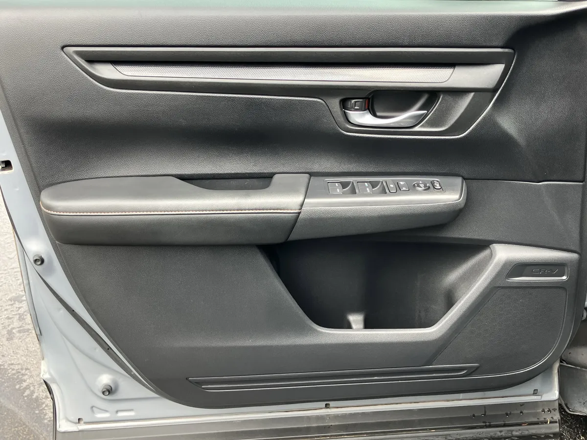 2023 Honda CR-V Hybrid Sport FWD thumbnail 14