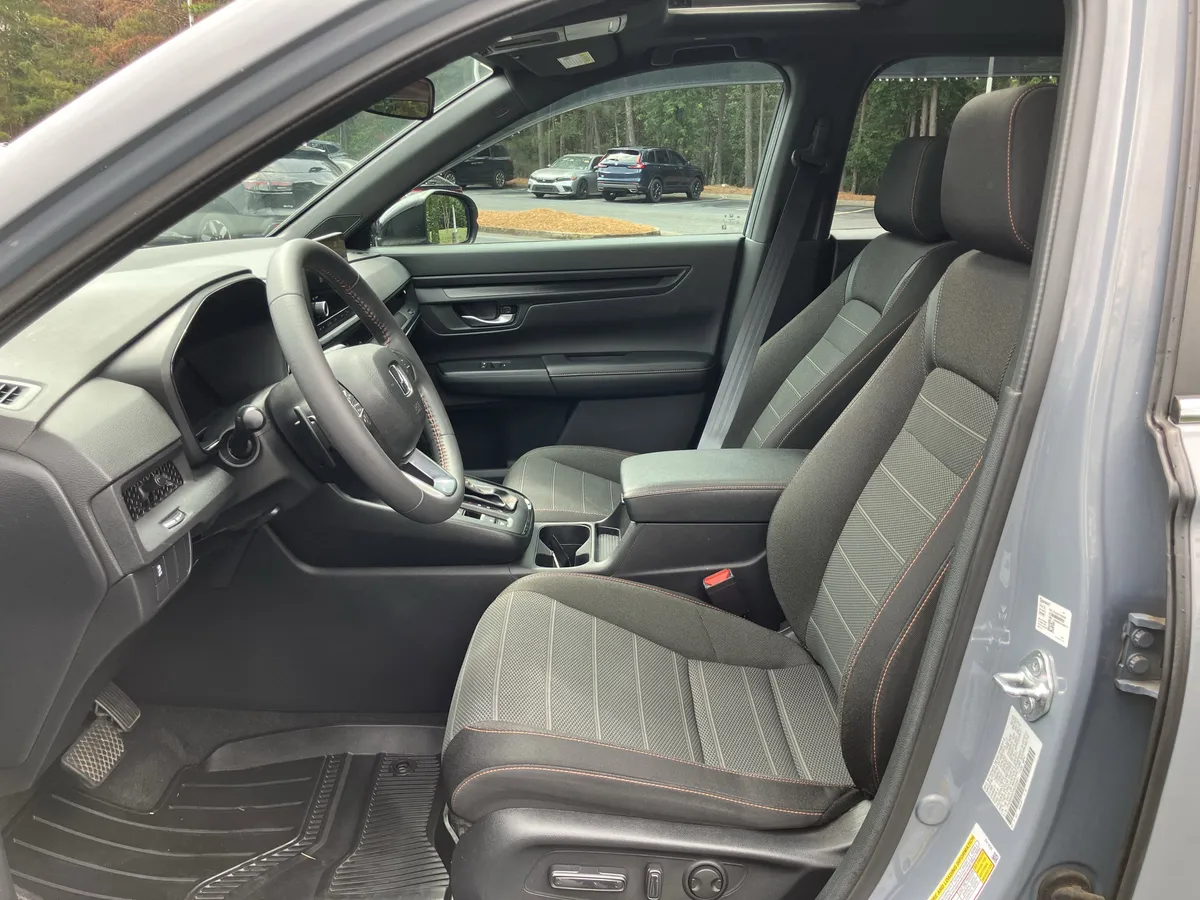 2023 Honda CR-V Hybrid Sport FWD thumbnail 16