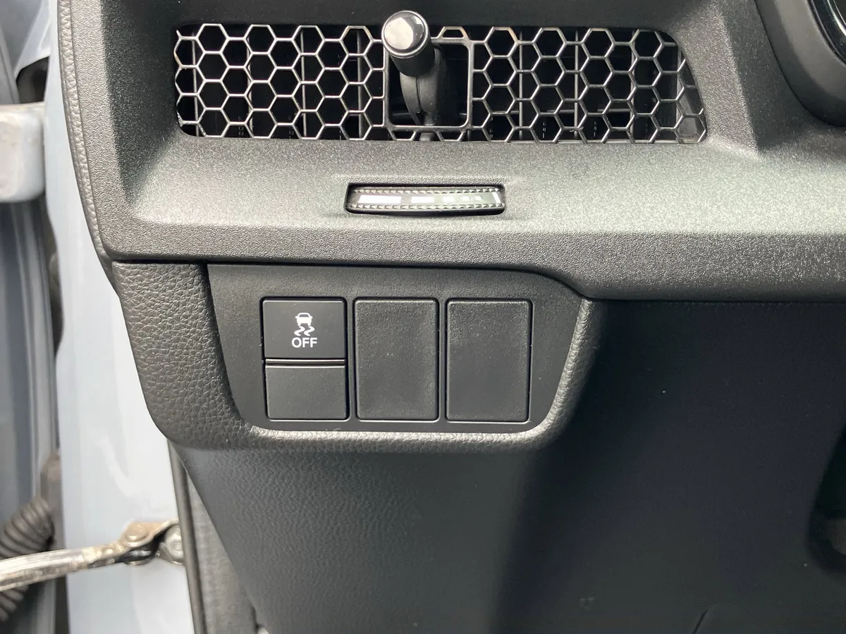 2023 Honda CR-V Hybrid Sport FWD thumbnail 19