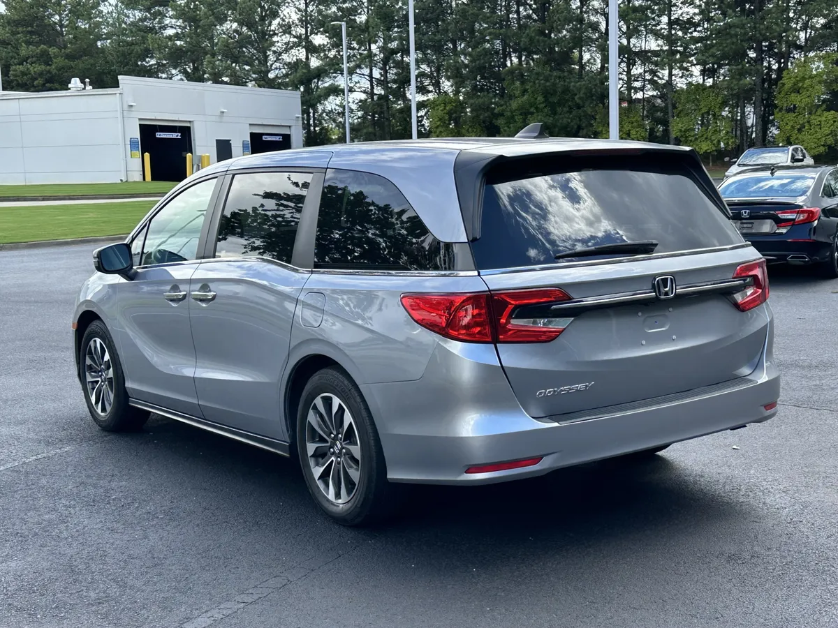 2023 Honda Odyssey EX-L Auto thumbnail 11