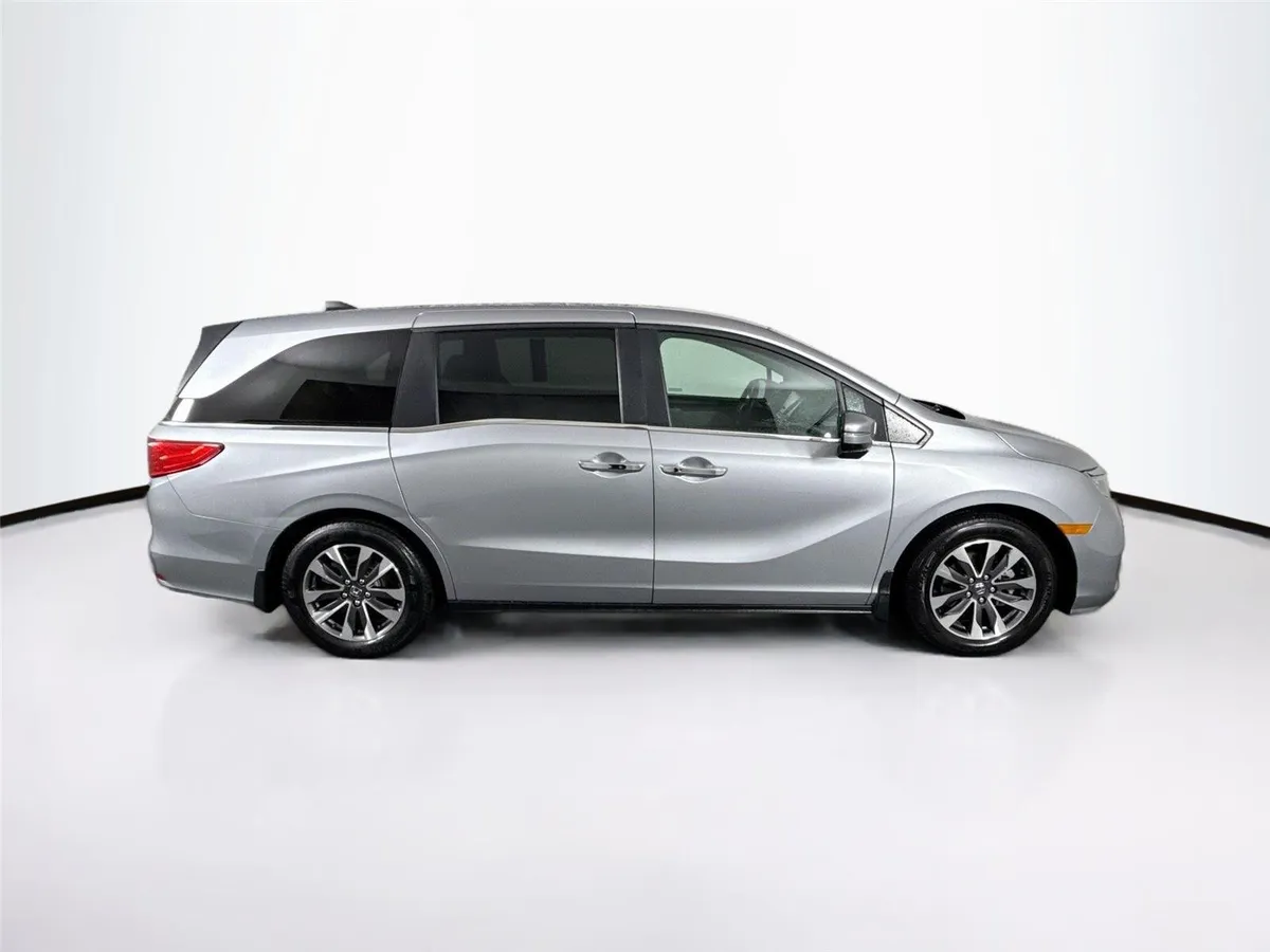 2023 Honda Odyssey EX-L thumbnail 10