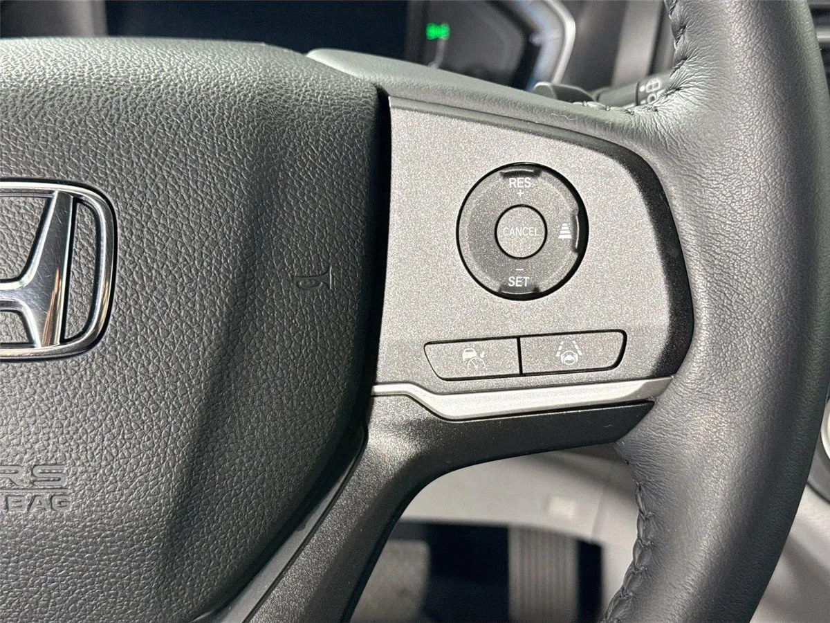 2023 Honda Odyssey EX-L thumbnail 18