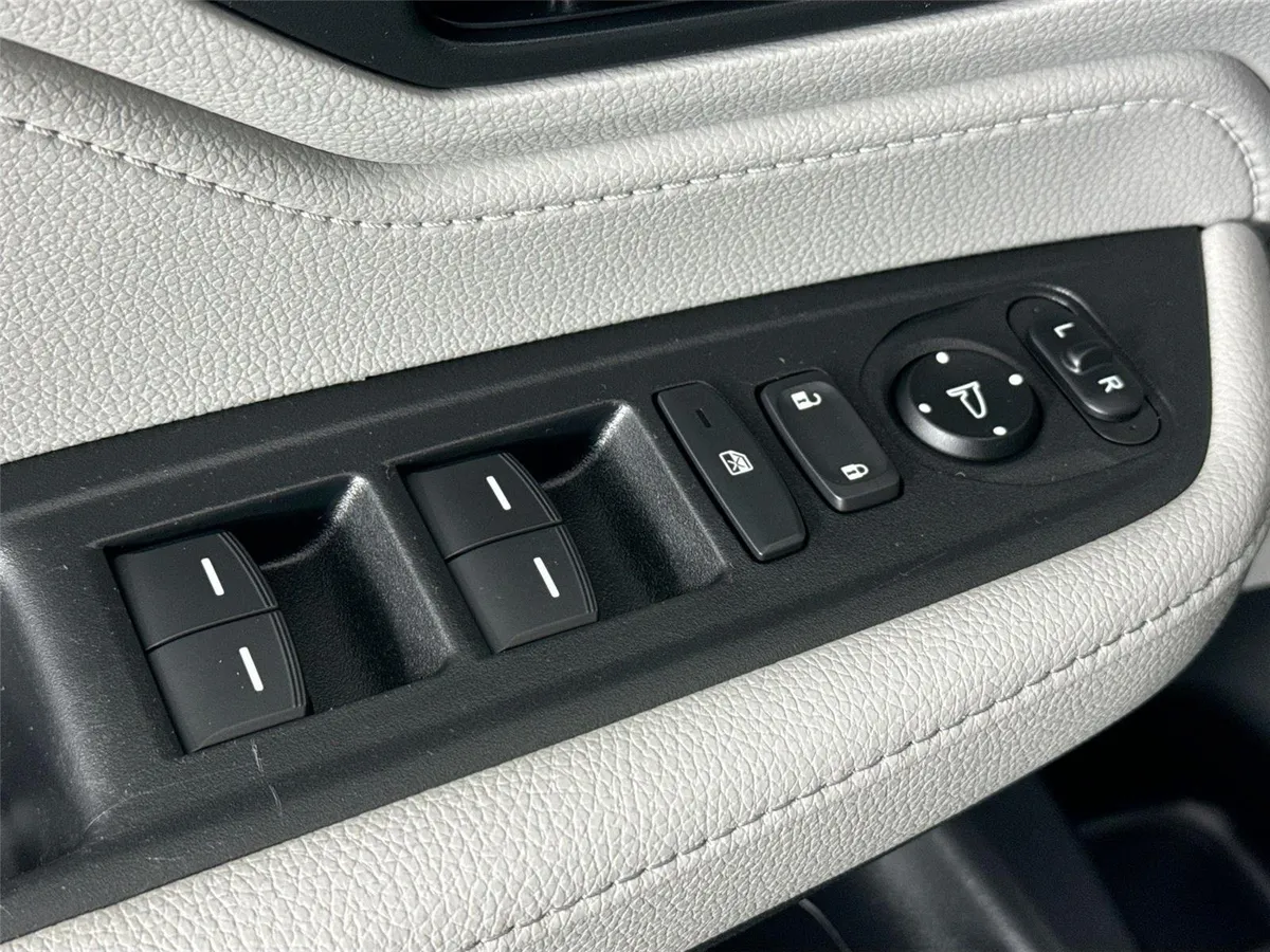 2023 Honda Odyssey EX-L thumbnail 28