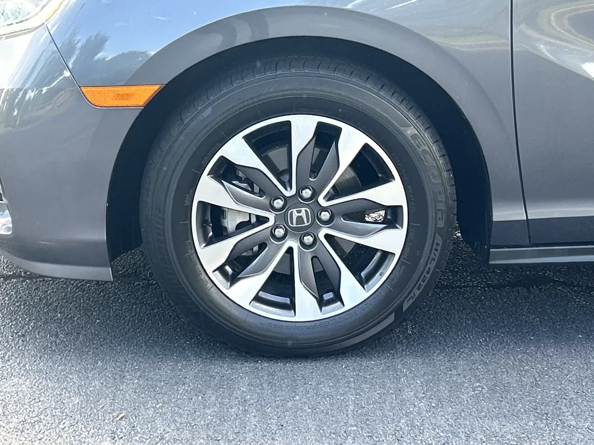 2023 Honda Odyssey EX-L thumbnail 32