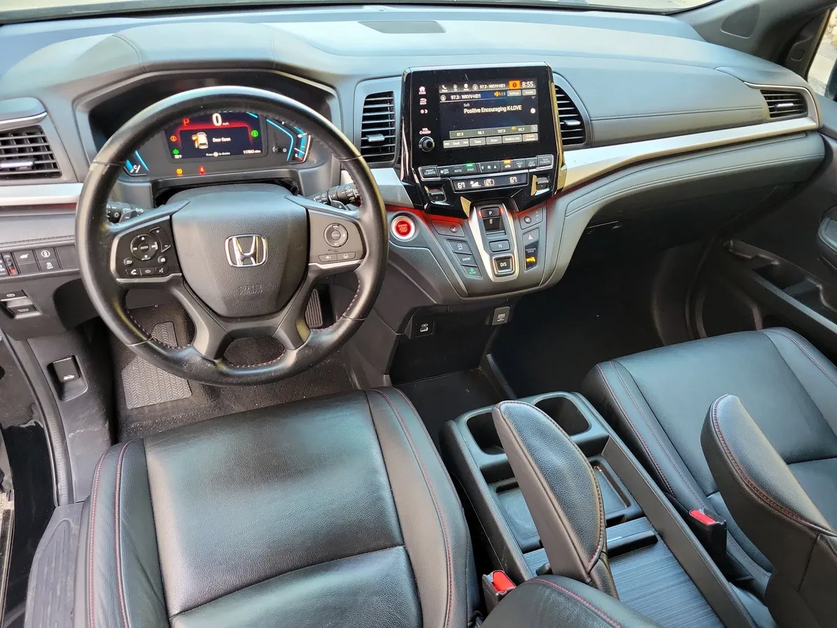 2023 Honda Odyssey Sport thumbnail 15