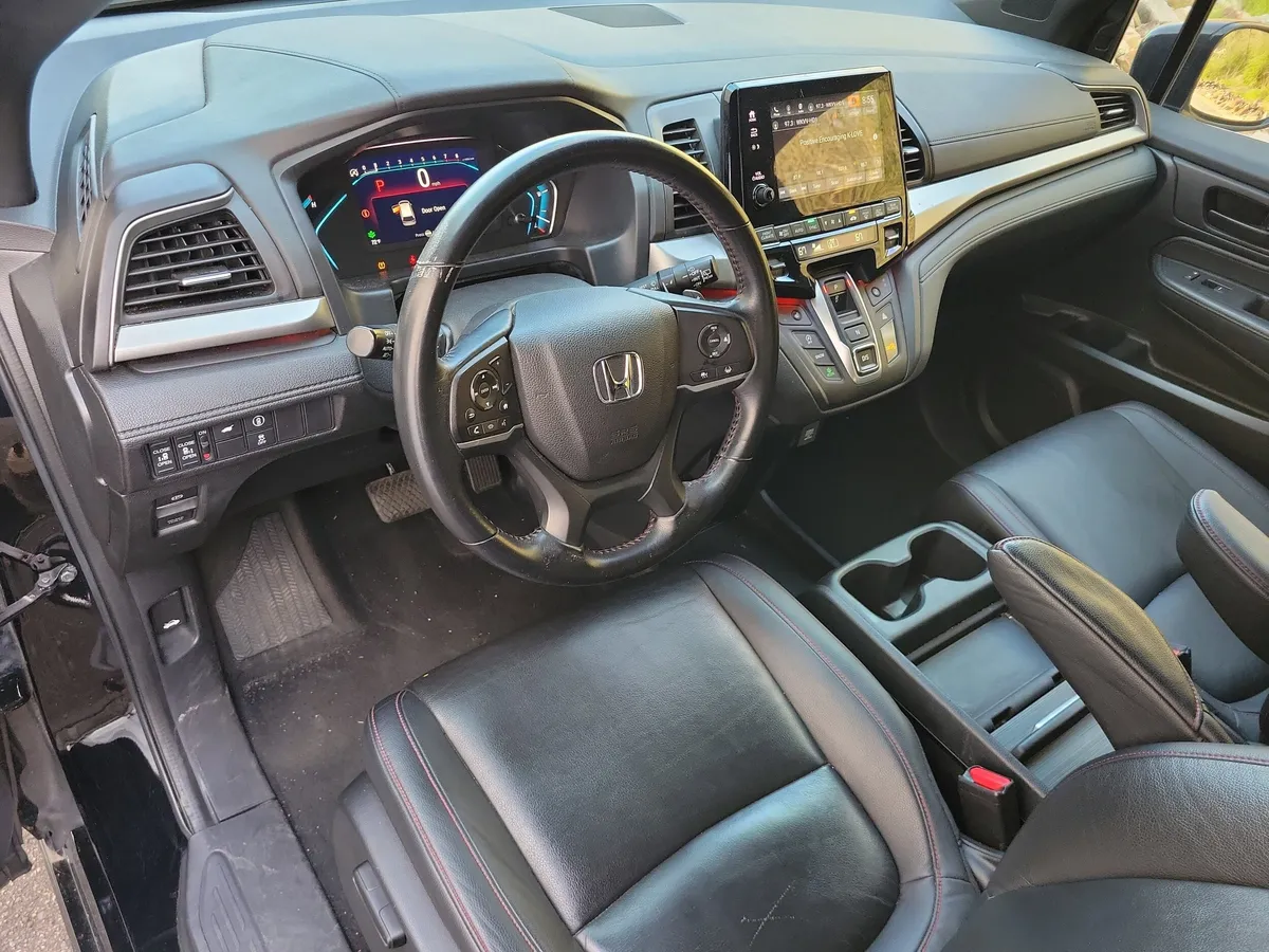 2023 Honda Odyssey Sport thumbnail 8
