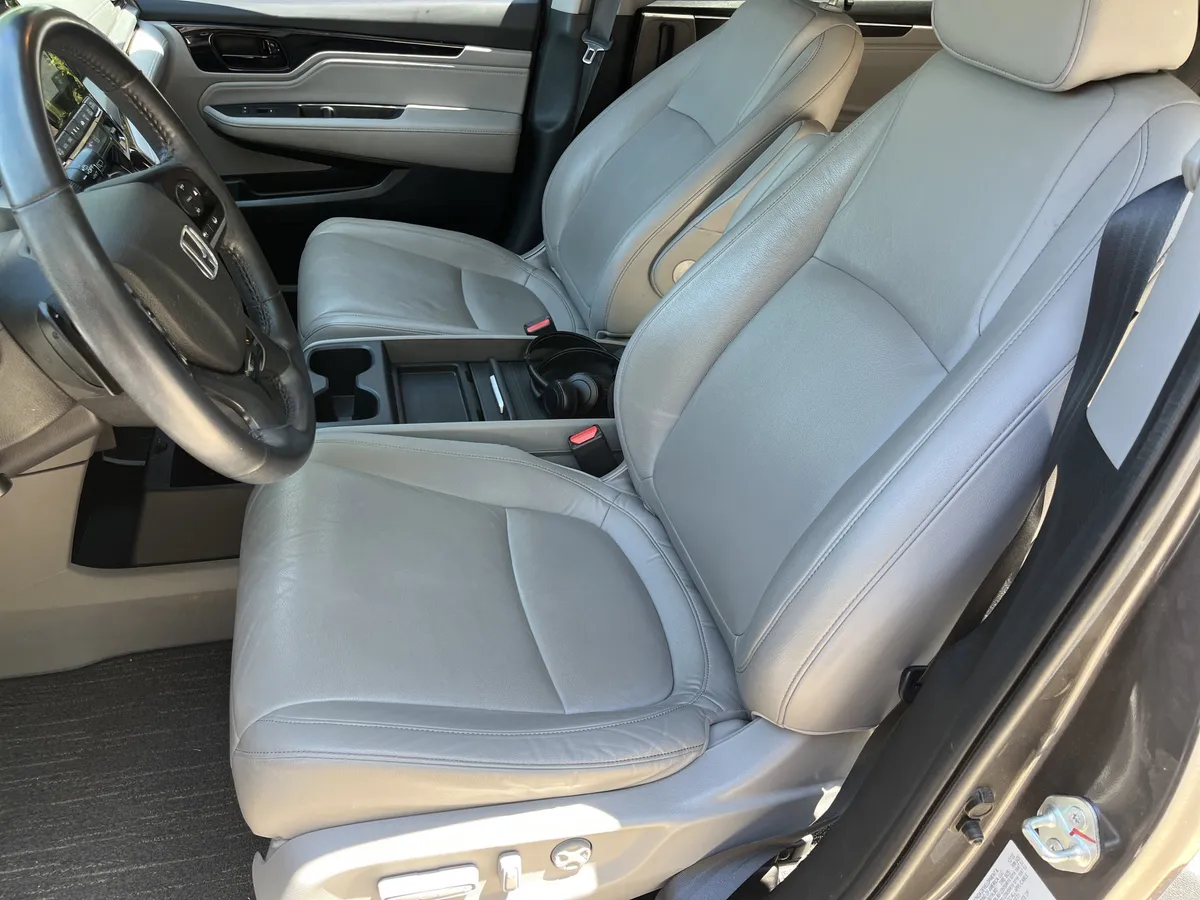 2023 Honda Odyssey Touring thumbnail 17