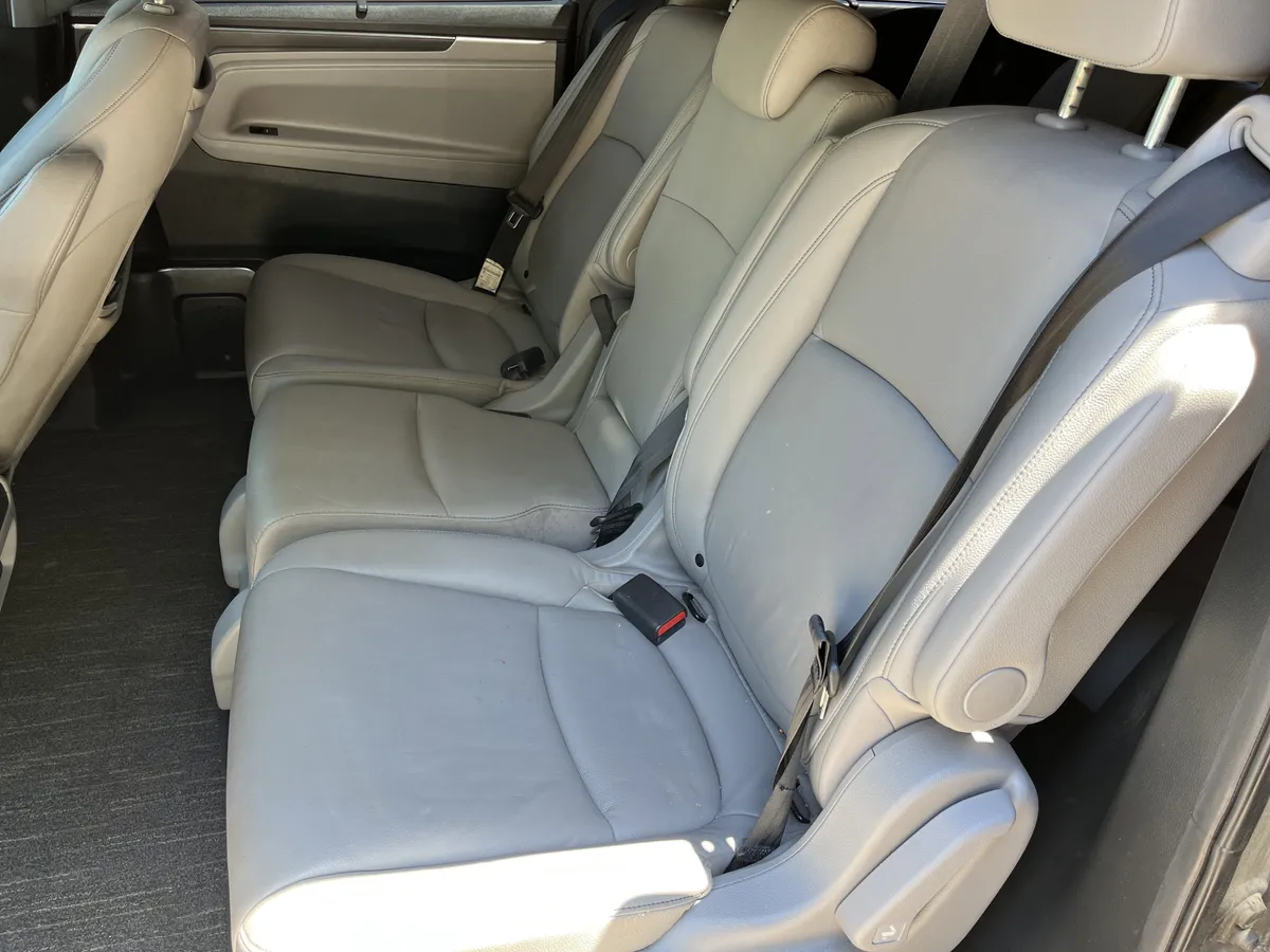 2023 Honda Odyssey Touring thumbnail 19