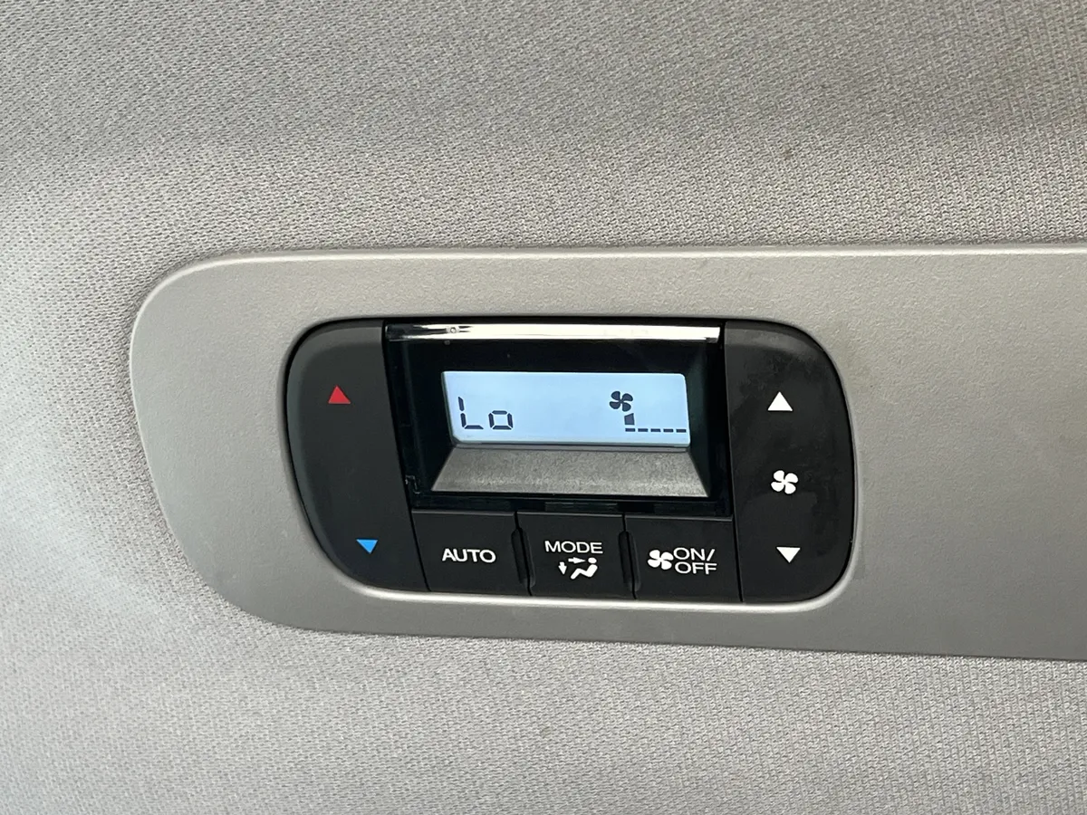 2023 Honda Odyssey Touring thumbnail 22
