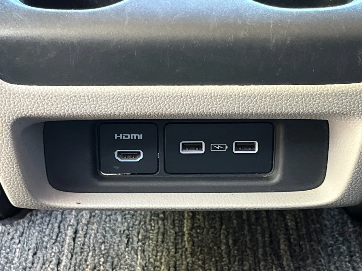2023 Honda Odyssey Touring thumbnail 23