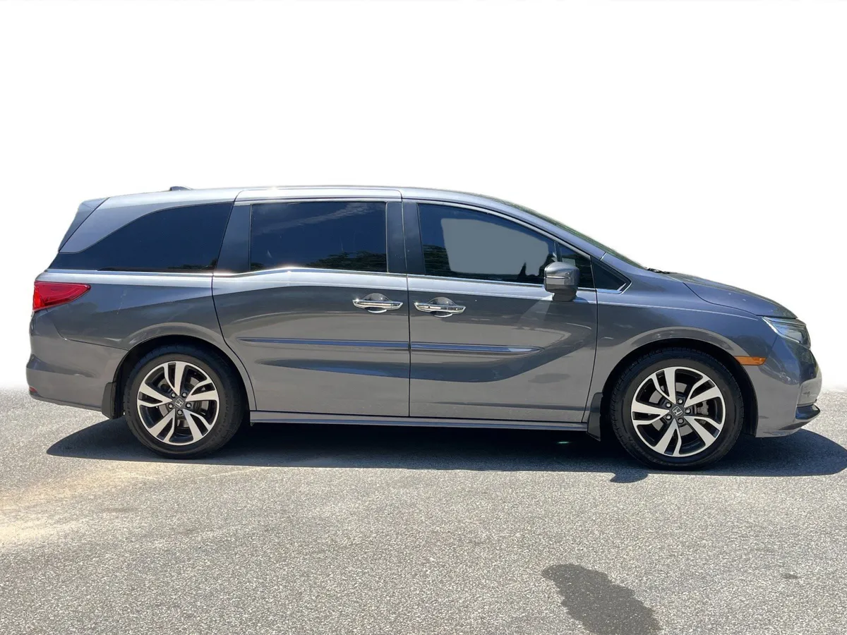 2023 Honda Odyssey Touring thumbnail 31