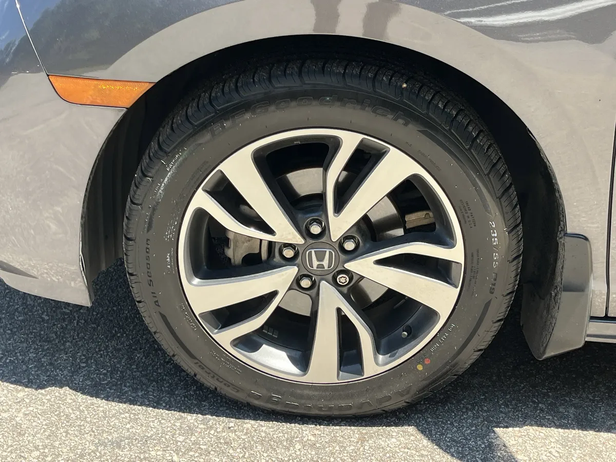 2023 Honda Odyssey Touring thumbnail 33