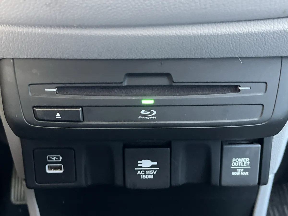 2023 Honda Odyssey Touring thumbnail 9