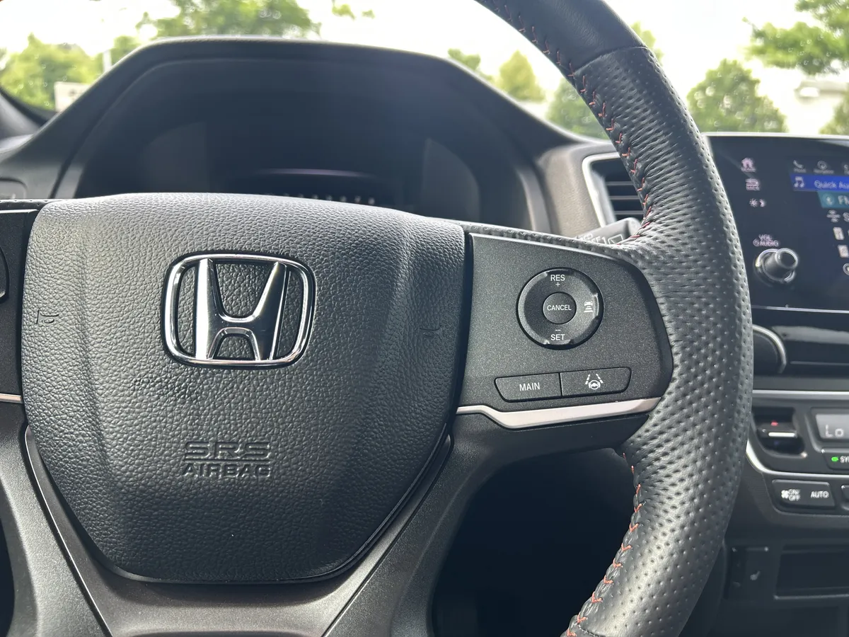 2023 Honda Passport TrailSport thumbnail 18