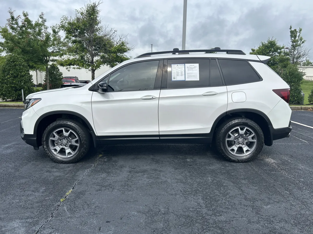 2023 Honda Passport TrailSport thumbnail 5