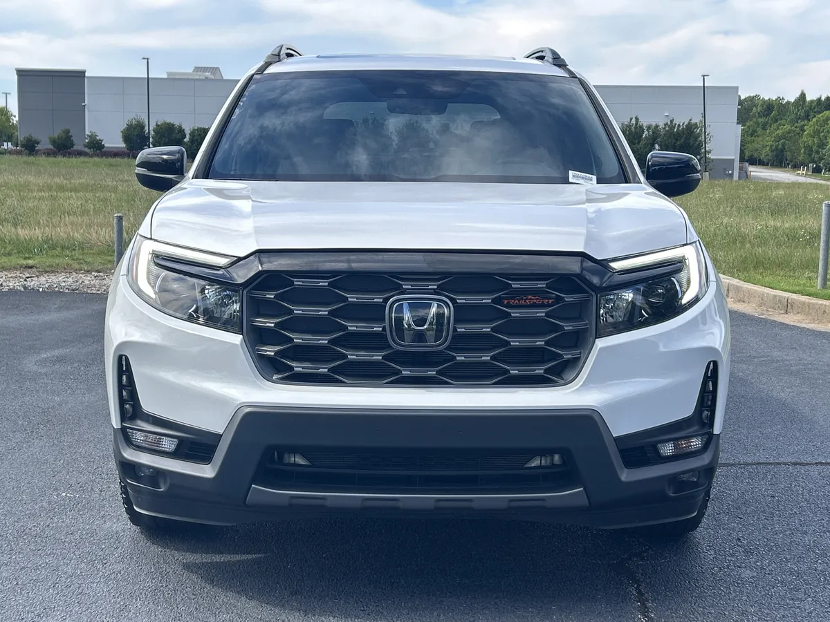 2023 Honda Passport TrailSport thumbnail 2