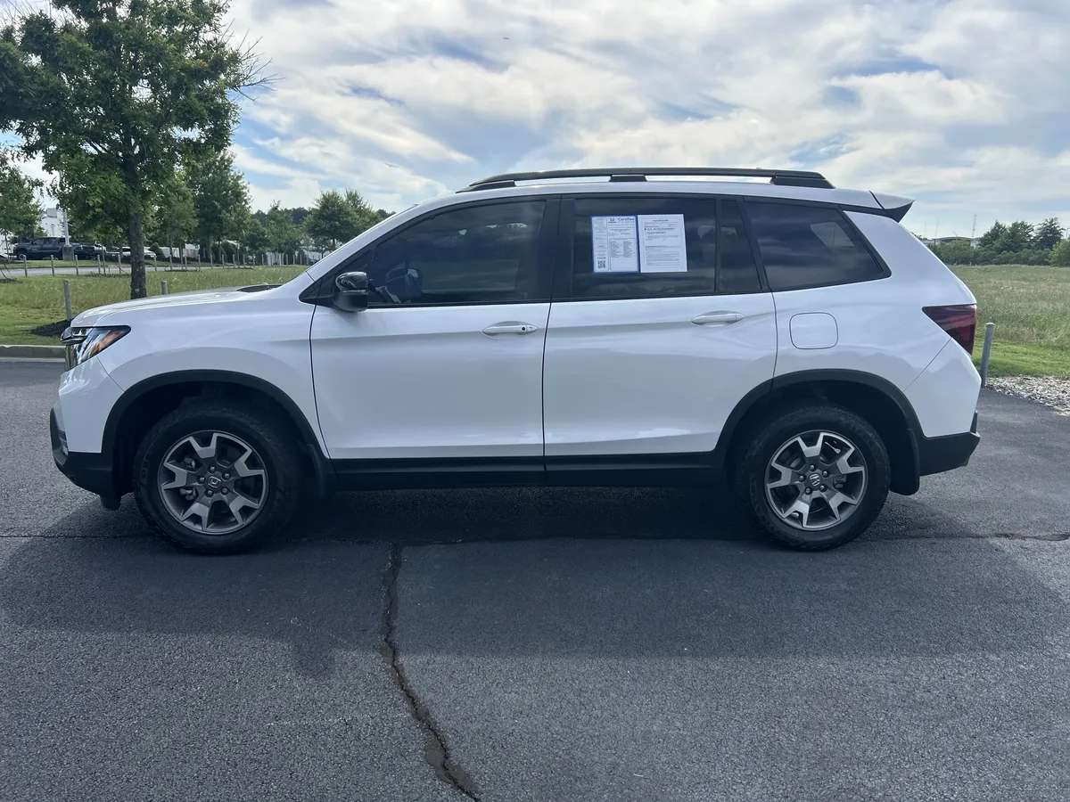 2023 Honda Passport TrailSport thumbnail 5