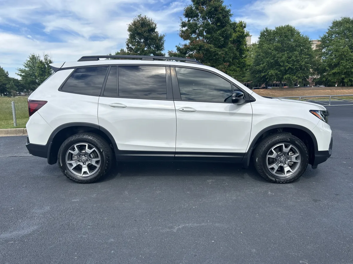 2023 Honda Passport TrailSport thumbnail 9
