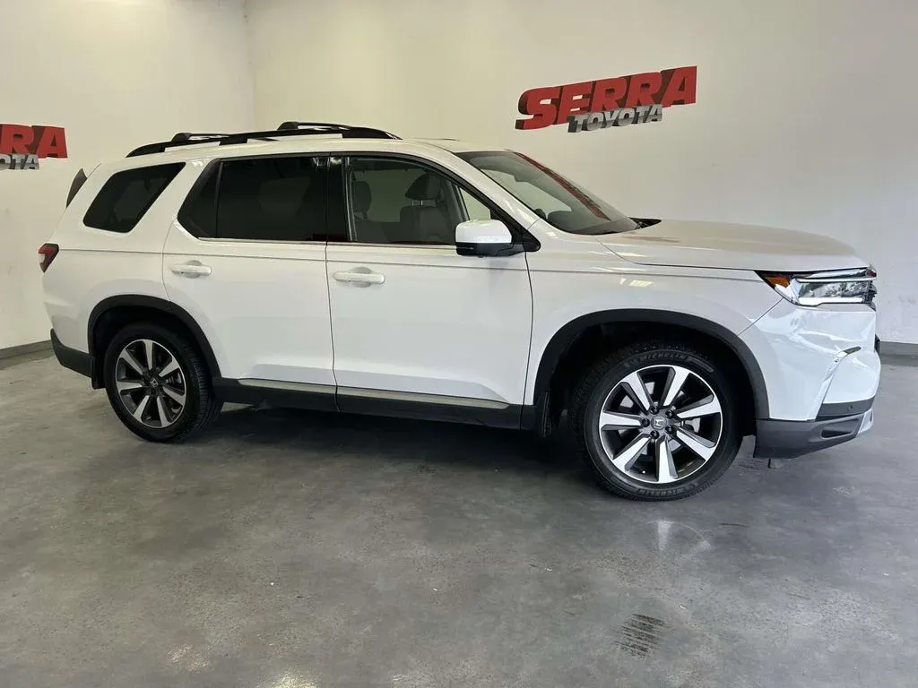 2023 Honda Pilot Elite thumbnail 2