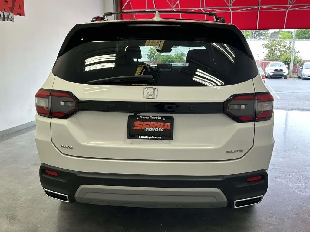 2023 Honda Pilot Elite thumbnail 4