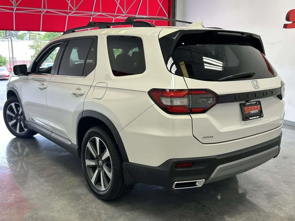 2023 Honda Pilot Elite thumbnail 5