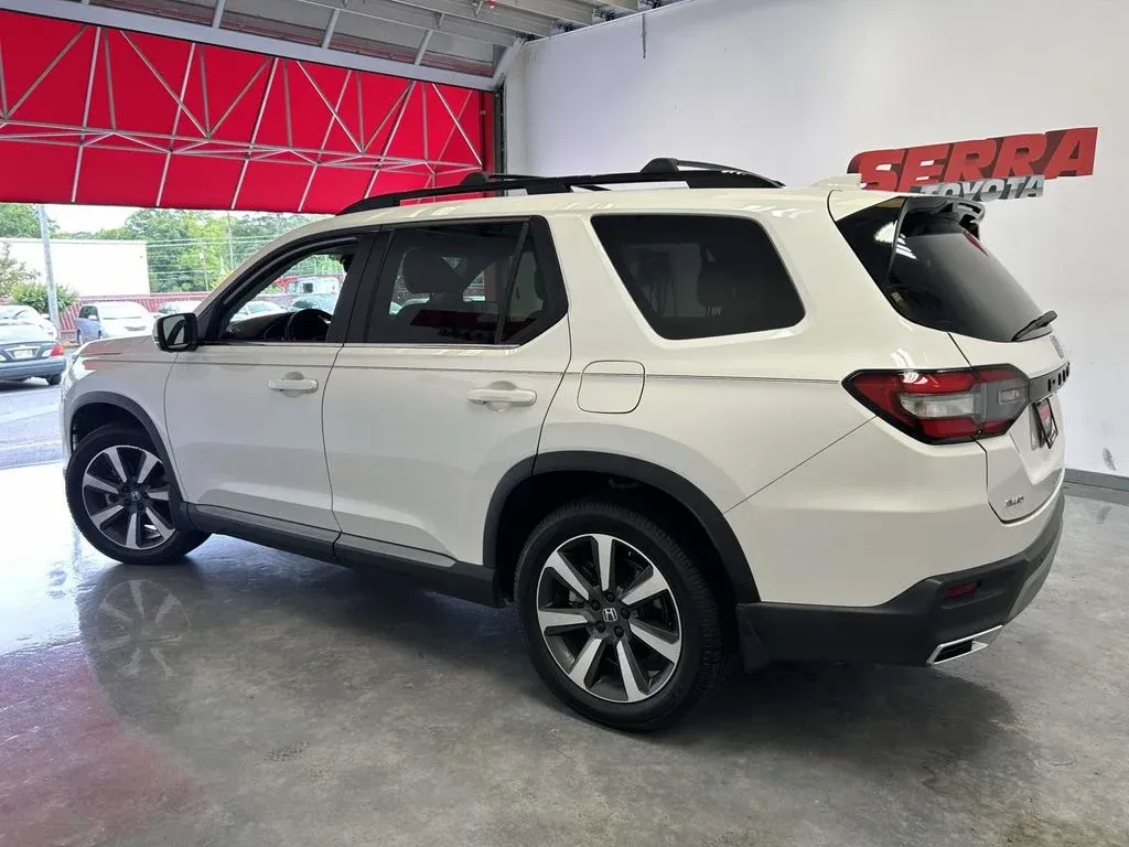 2023 Honda Pilot Elite thumbnail 6