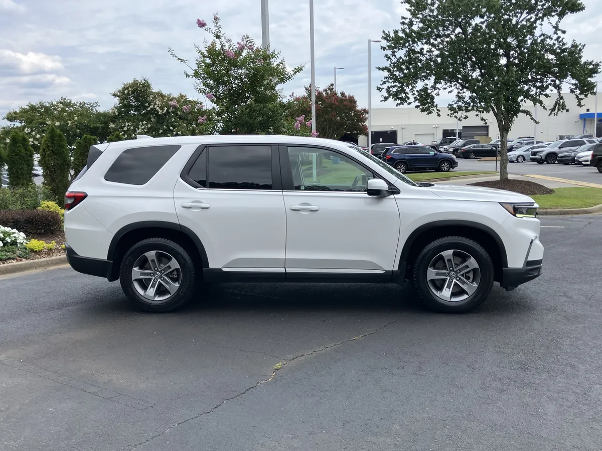 2023 Honda Pilot EX-L 7 Passenger 2WD thumbnail 11