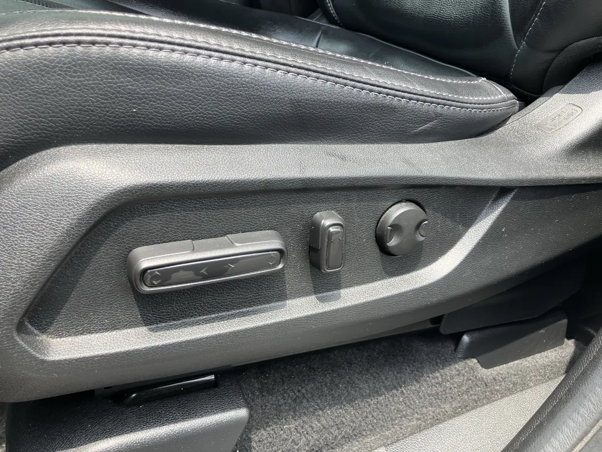 2023 Honda Pilot EX-L 7 Passenger 2WD thumbnail 17