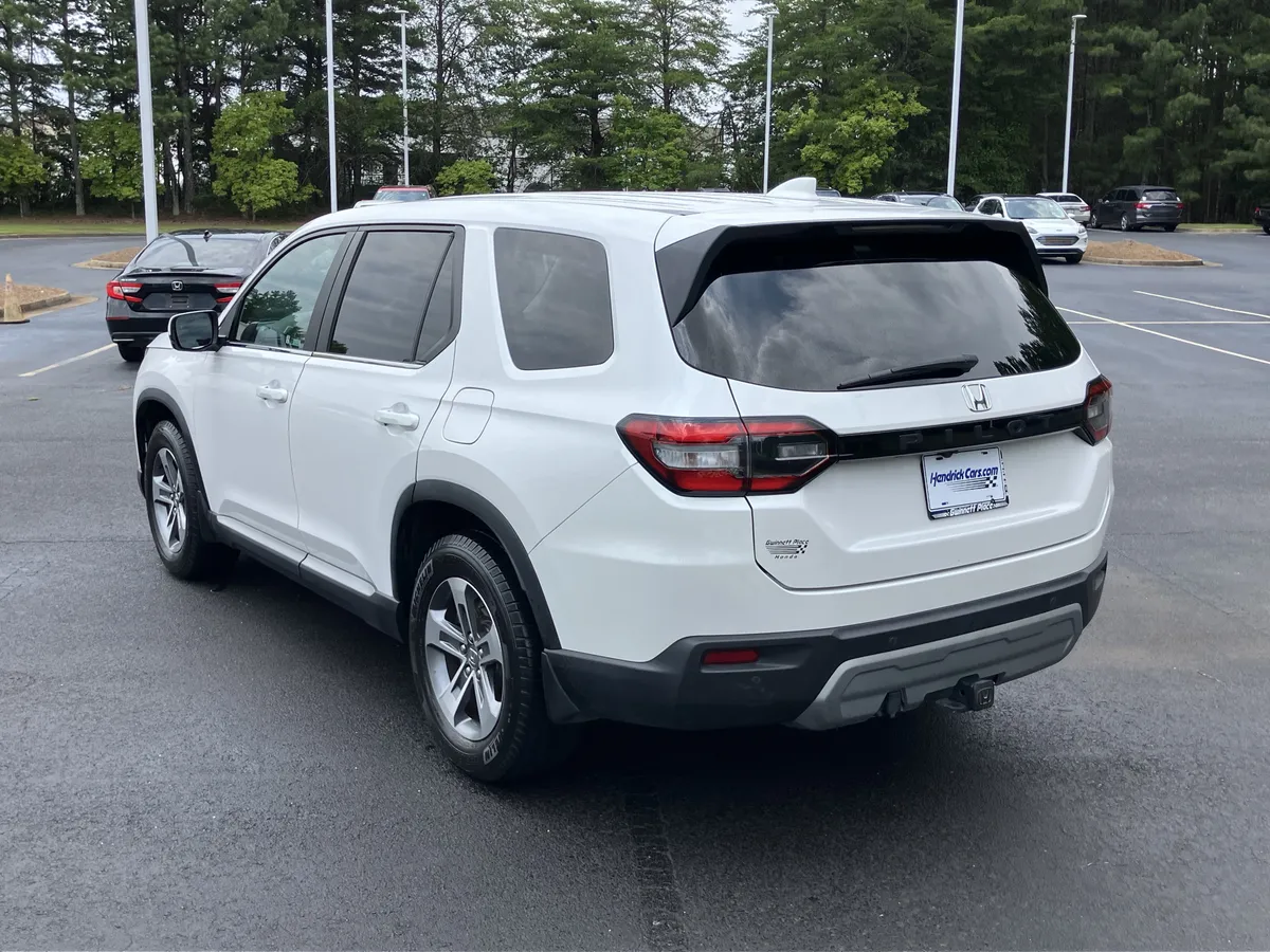 2023 Honda Pilot EX-L 7 Passenger 2WD thumbnail 8
