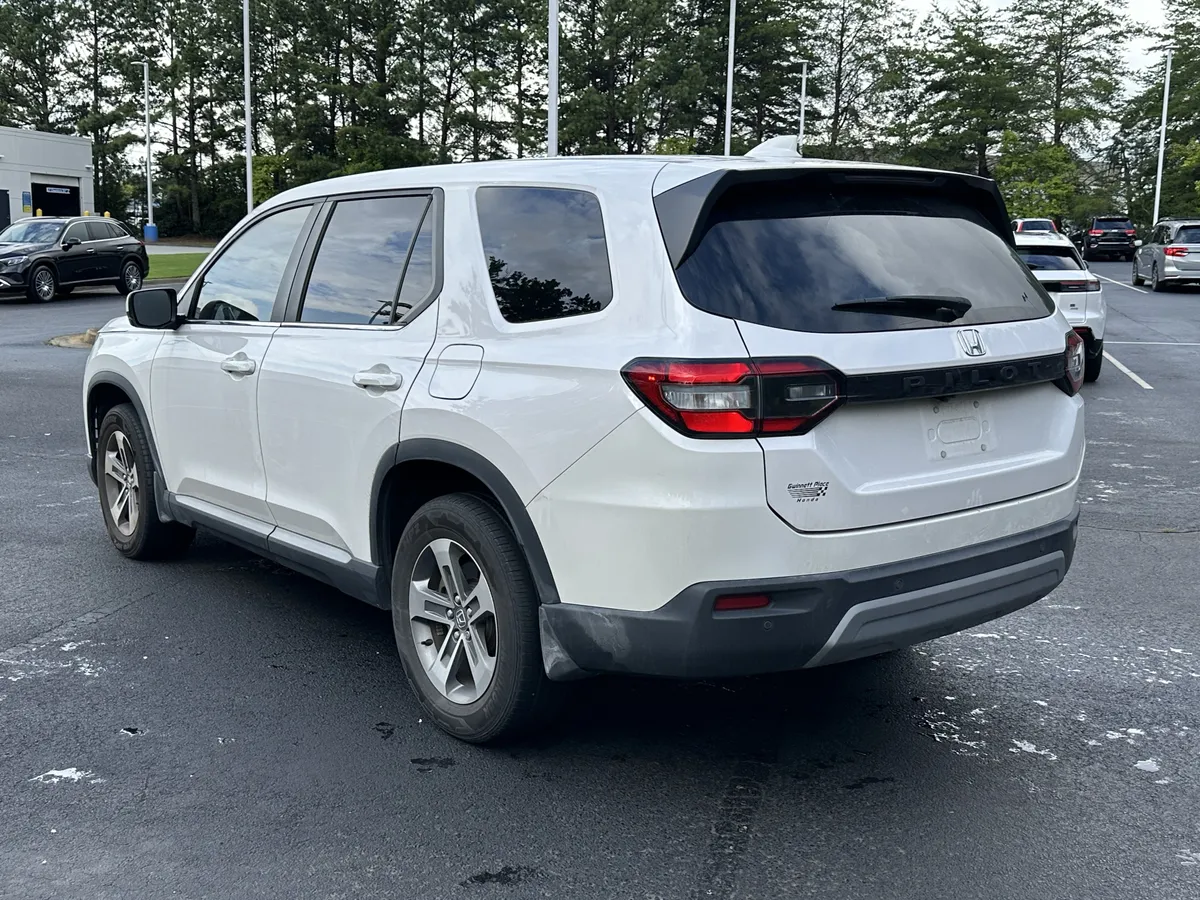 2023 Honda Pilot EX-L 8 Passenger 2WD thumbnail 8