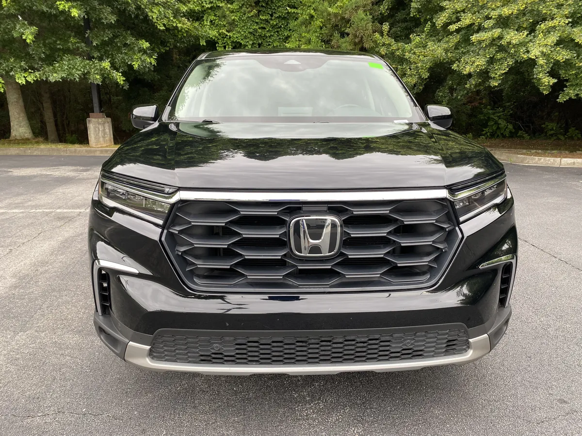 2023 Honda Pilot EX-L 8 Passenger thumbnail 2