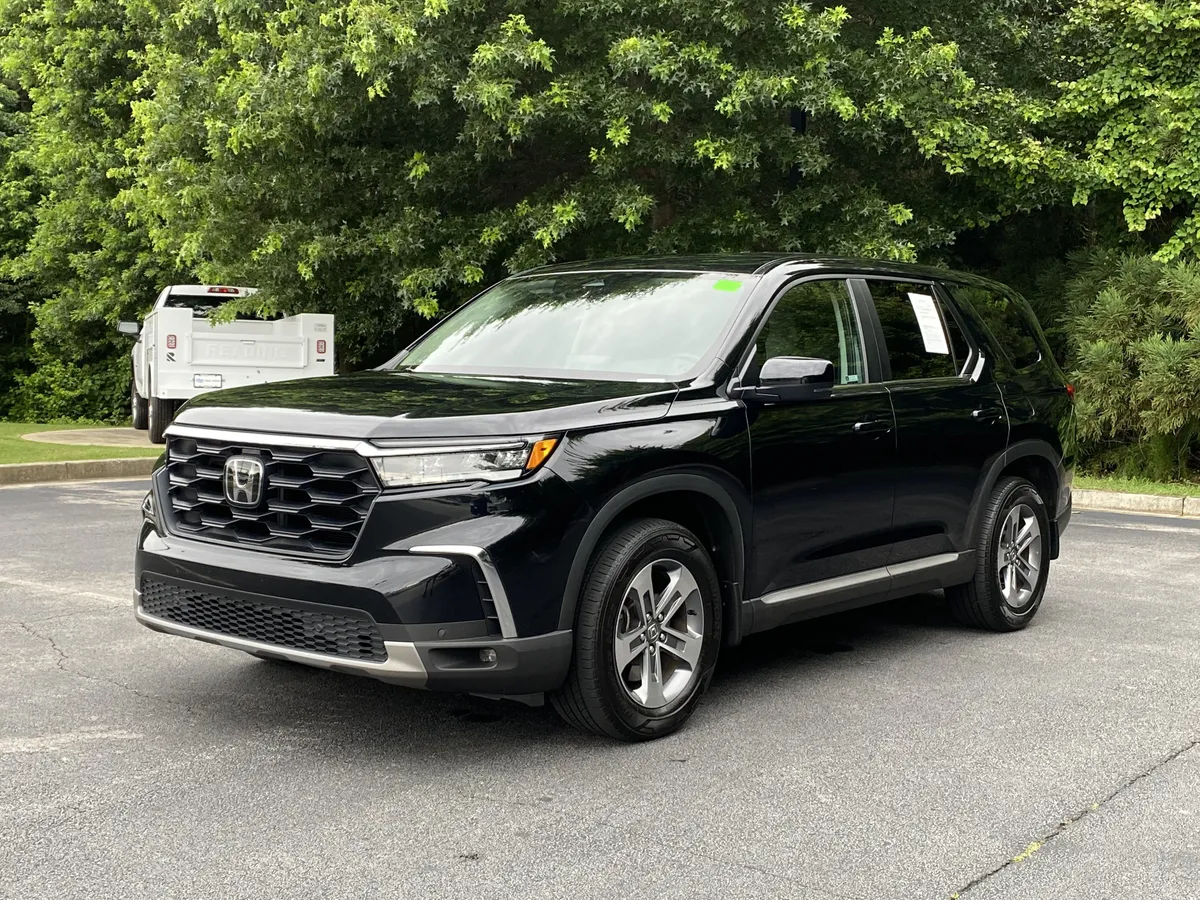 2023 Honda Pilot EX-L 8 Passenger thumbnail 4