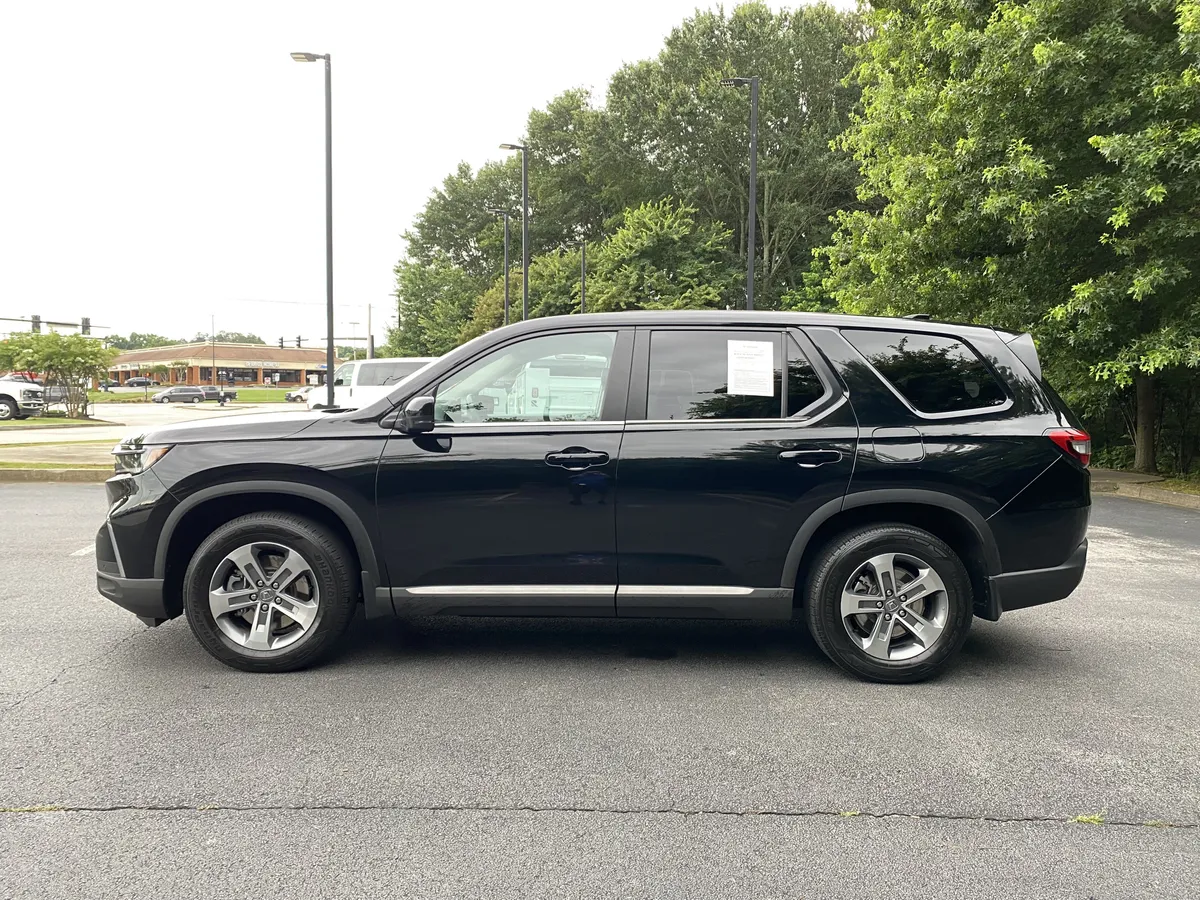 2023 Honda Pilot EX-L 8 Passenger thumbnail 5