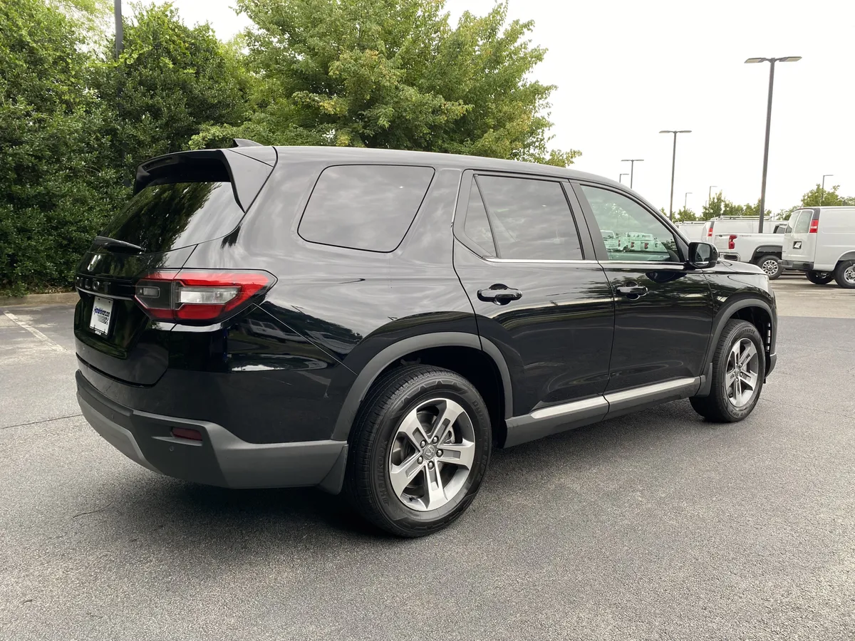 2023 Honda Pilot EX-L 8 Passenger thumbnail 8