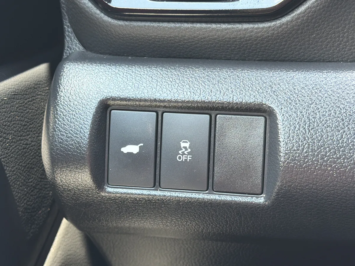 2023 Honda Pilot Touring thumbnail 12